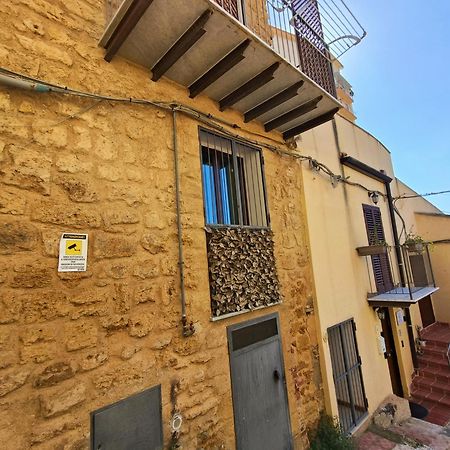 A Due Passi Dal Centro Sweet Rooms Agrigent Exterior foto