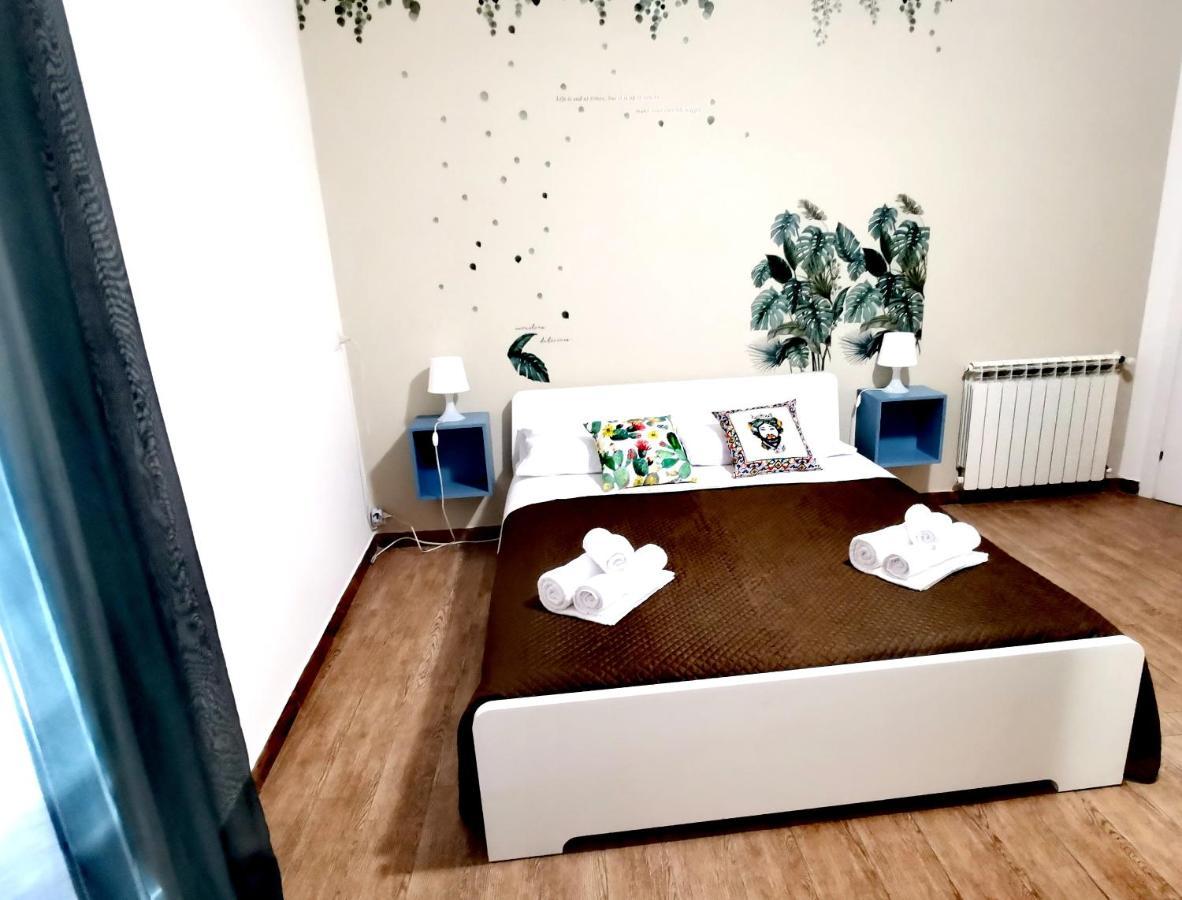 A Due Passi Dal Centro Sweet Rooms Agrigent Exterior foto