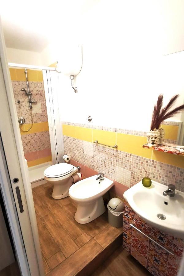 A Due Passi Dal Centro Sweet Rooms Agrigent Exterior foto