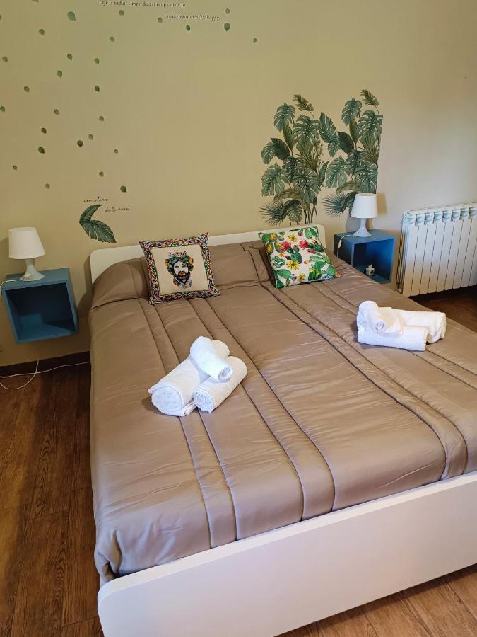 A Due Passi Dal Centro Sweet Rooms Agrigent Exterior foto