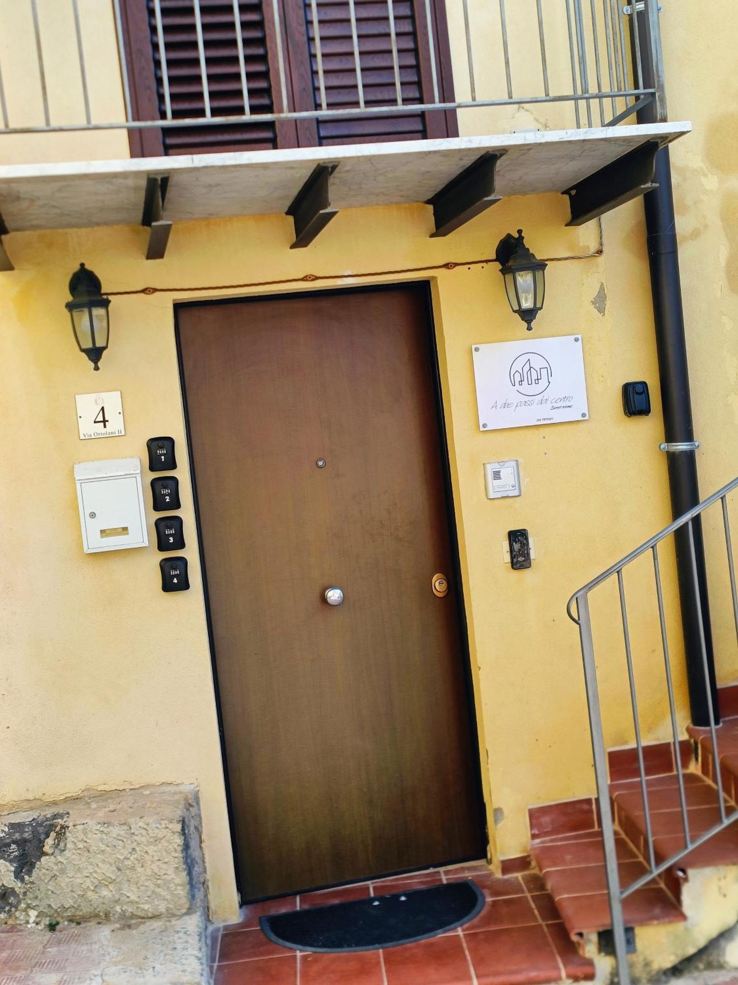A Due Passi Dal Centro Sweet Rooms Agrigent Exterior foto