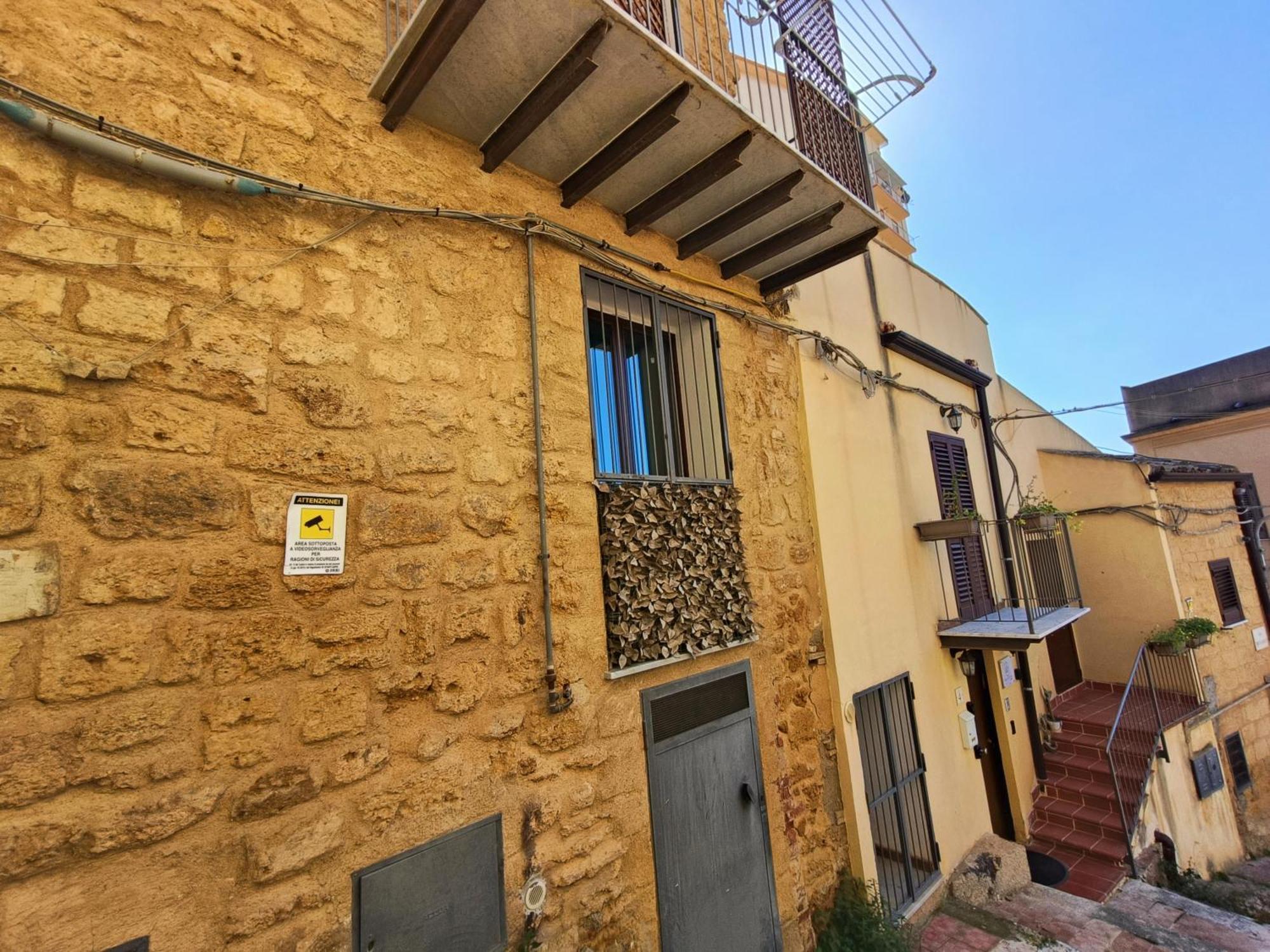 A Due Passi Dal Centro Sweet Rooms Agrigent Exterior foto